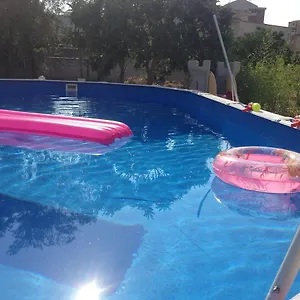  Casa vacanze White Home. Casa Relax, Piscina, Free Wi-fi&posto Auto. Italia